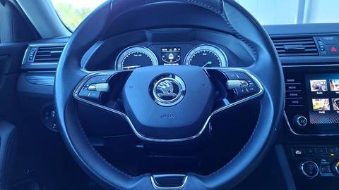 2021 Škoda Superb — sličica 18