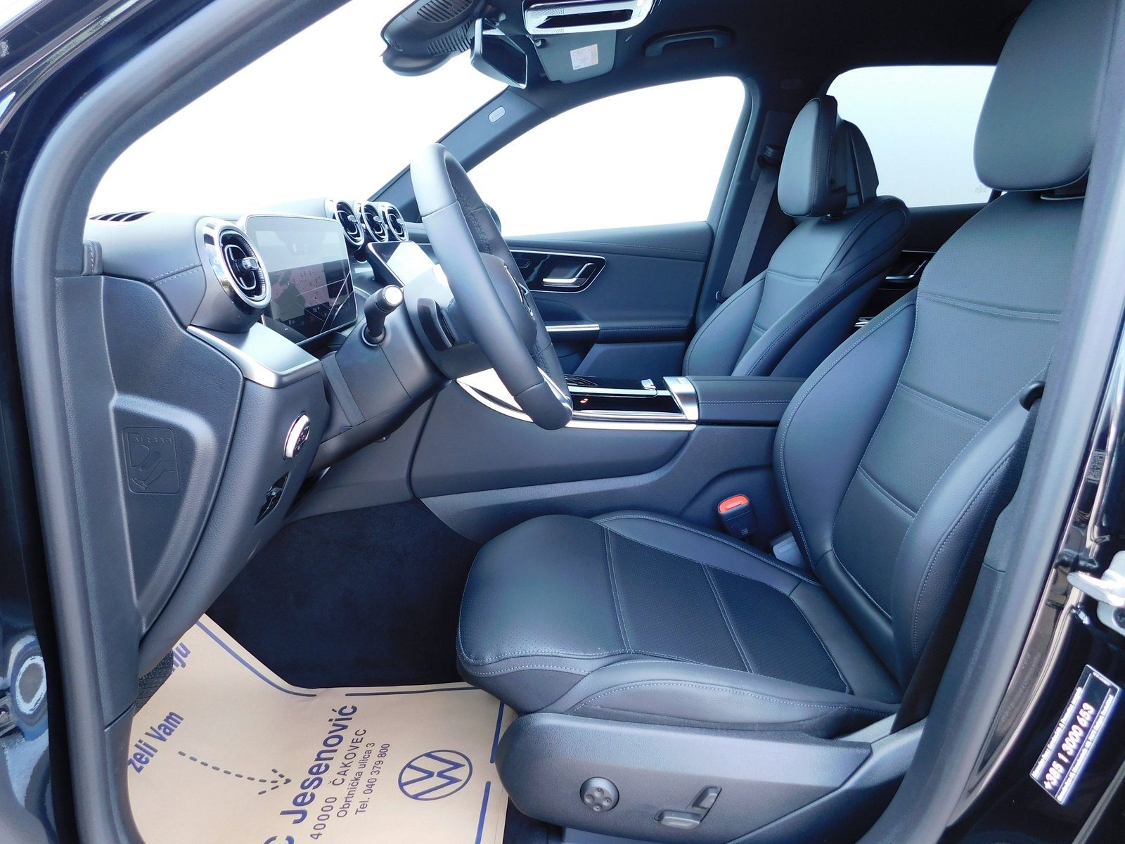 2024 Mercedes-Benz GLC — fotografija 8