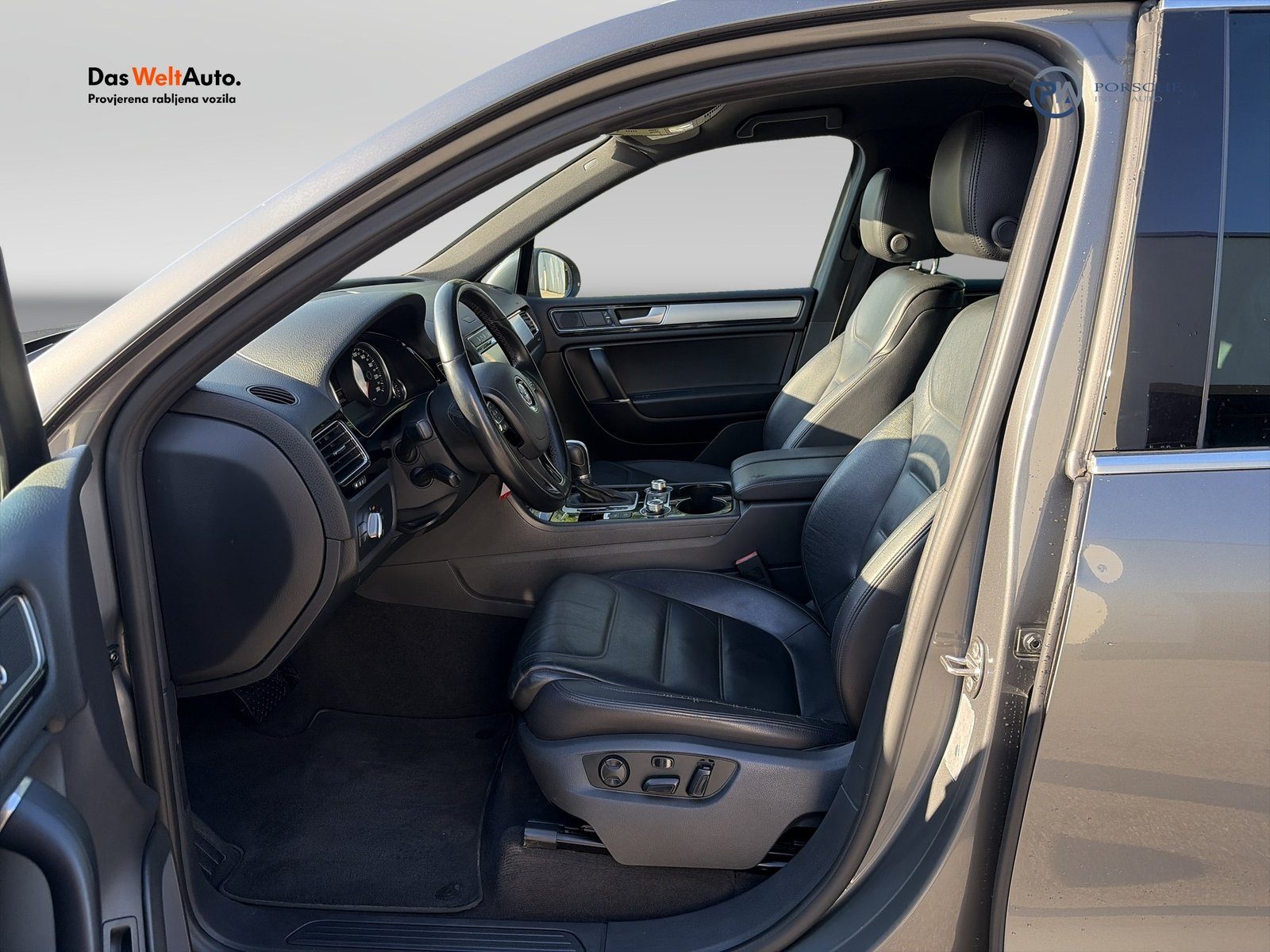 2016 Volkswagen Touareg R-Line — fotografija 11