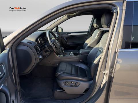 2016 Volkswagen Touareg R-Line — sličica 11