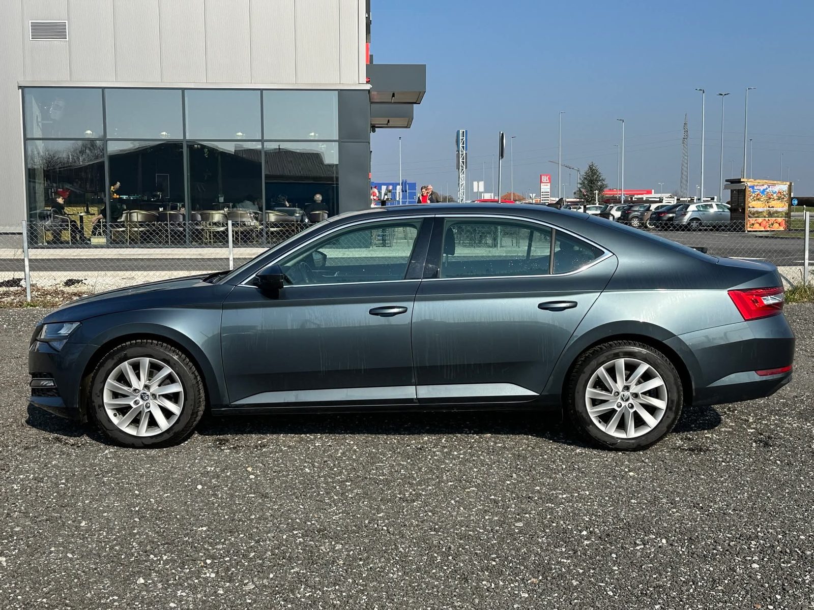 2021 Škoda Superb — fotografija 4
