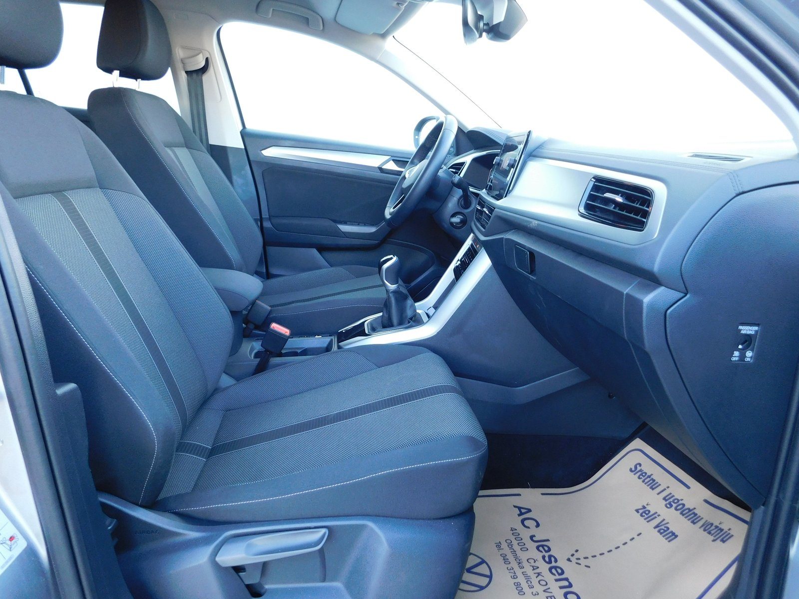 2024 Volkswagen T-Roc — fotografija 12