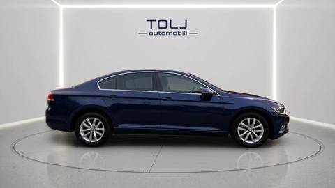 2019 Volkswagen Passat — sličica 6