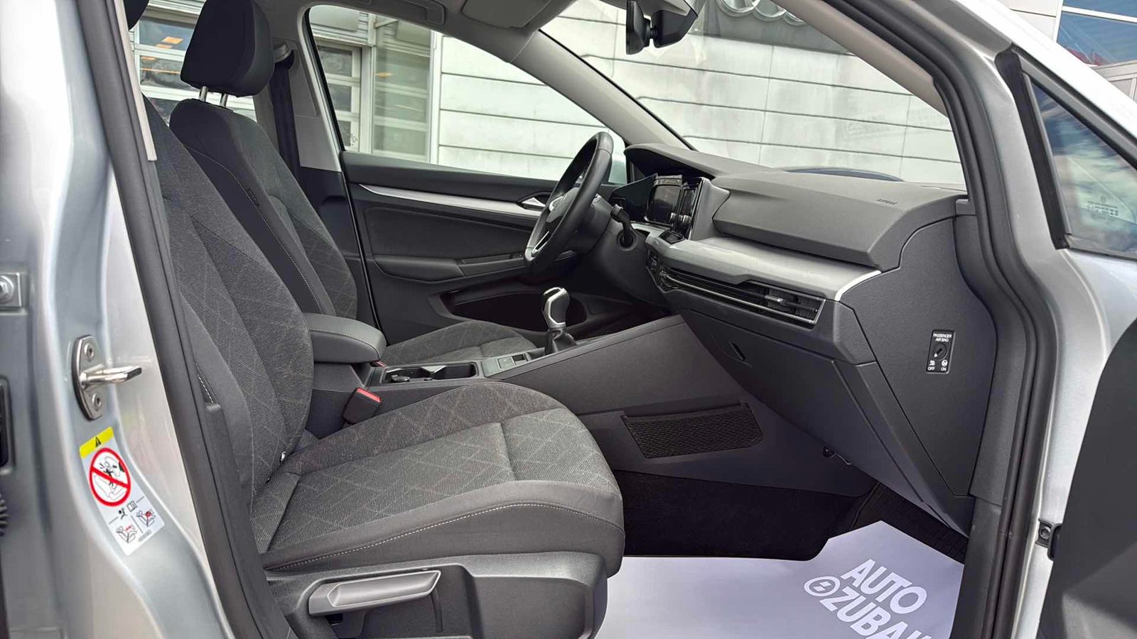 2024 Volkswagen Golf — fotografija 9