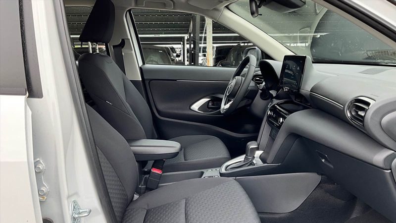 2025 Toyota Yaris Cross — fotografija 8