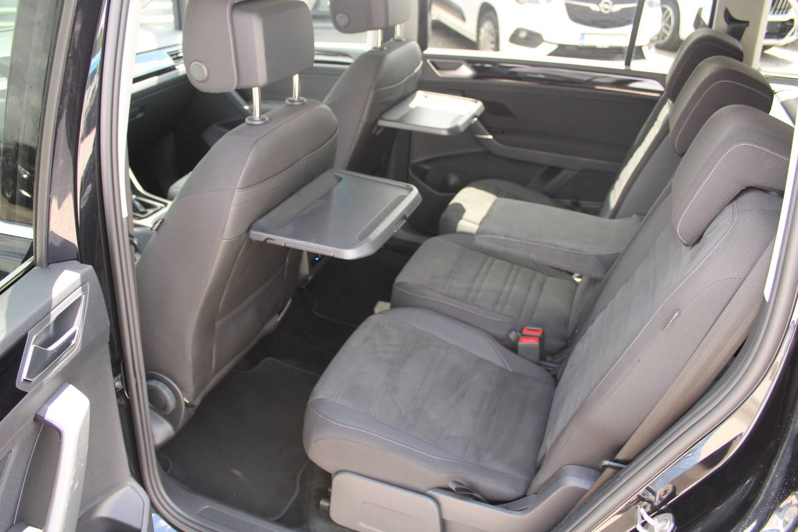 2023 Volkswagen Touran — fotografija 10