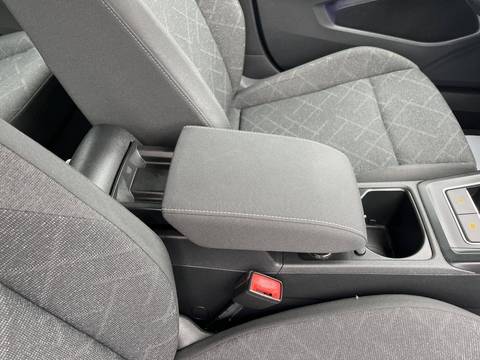 2021 Volkswagen Golf — sličica 24