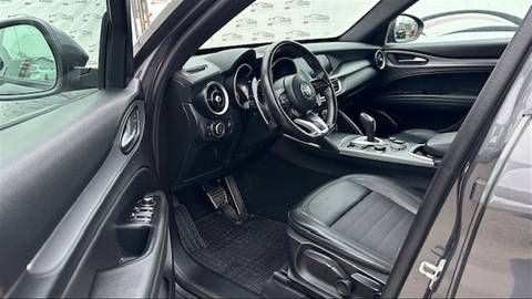 2022 Alfa Romeo Stelvio — sličica 8