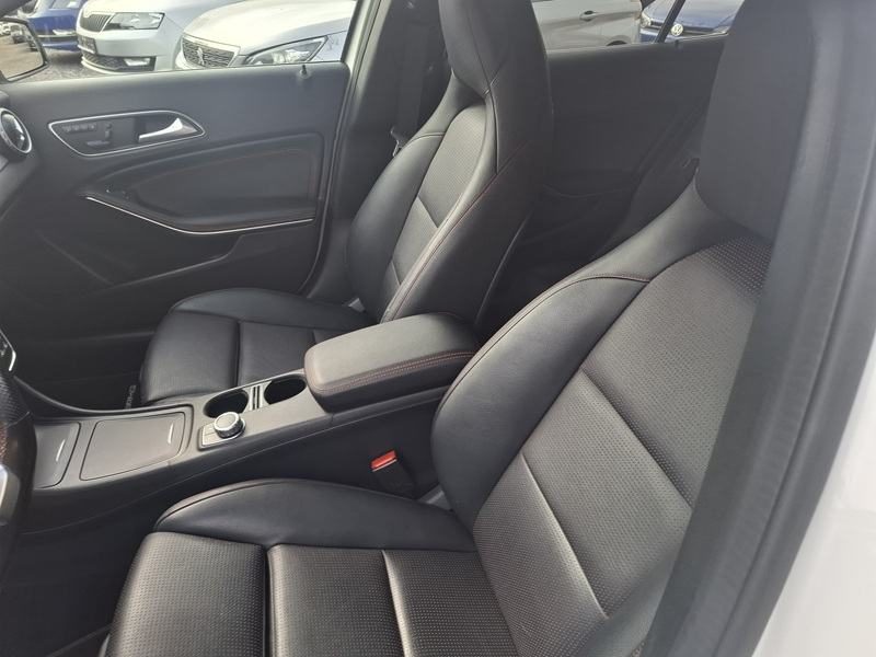 2015 Mercedes-Benz GLA — fotografija 10
