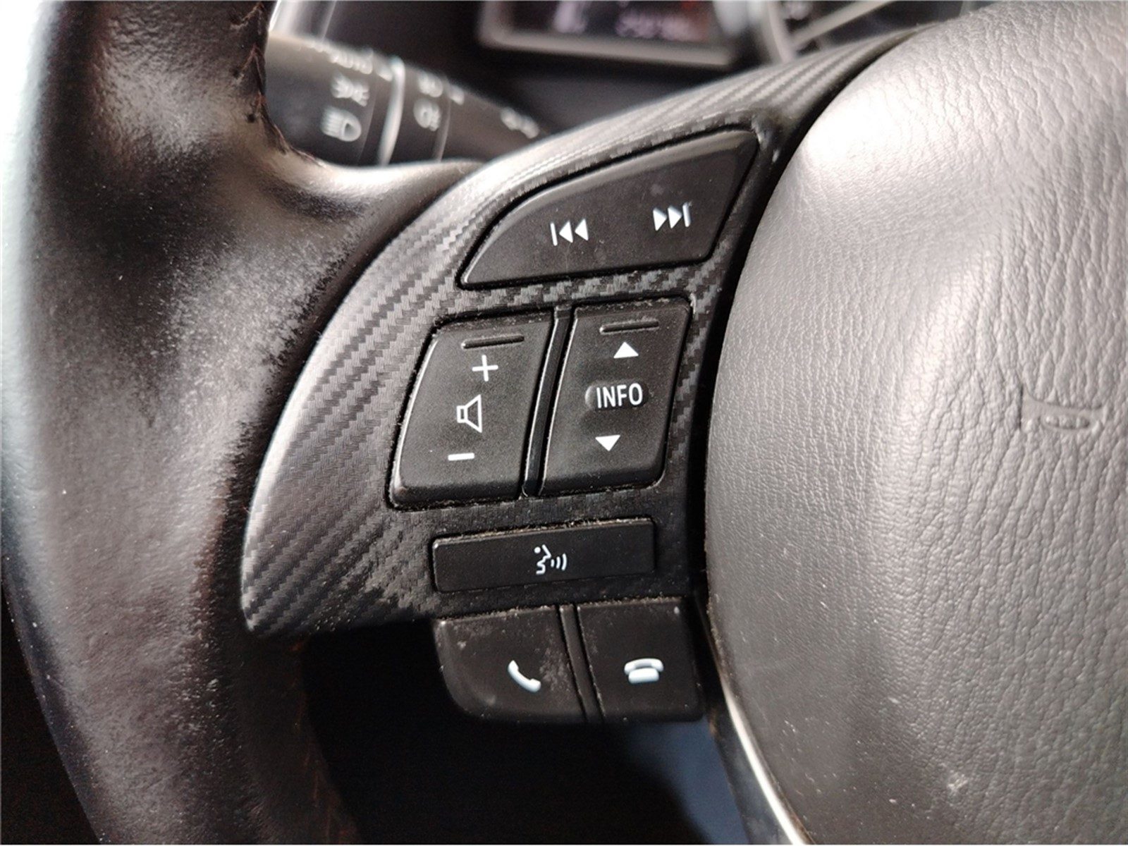 2015 Mazda MAZDA3 — fotografija 18