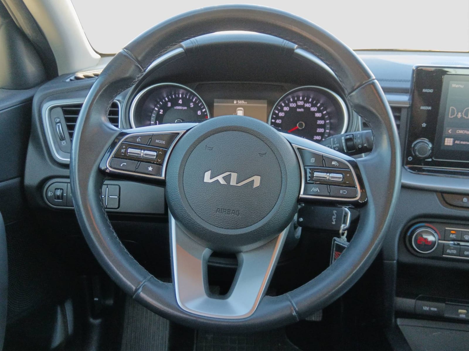 2024 Kia Ceed (cee'd) Sportswagon — fotografija 15