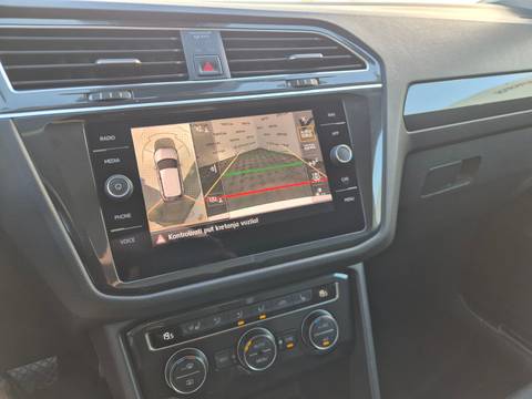 2018 Volkswagen Tiguan R-Line — sličica 22