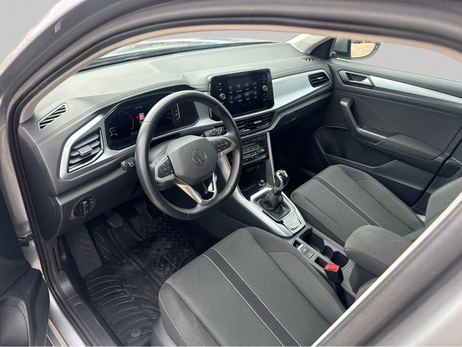 2023 Volkswagen T-Roc — fotografija 11