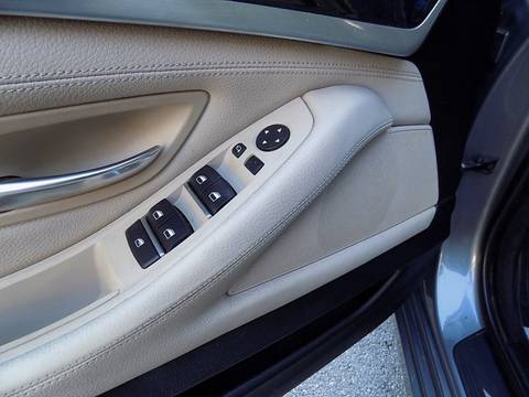 2010 BMW Serija 5 — sličica 17