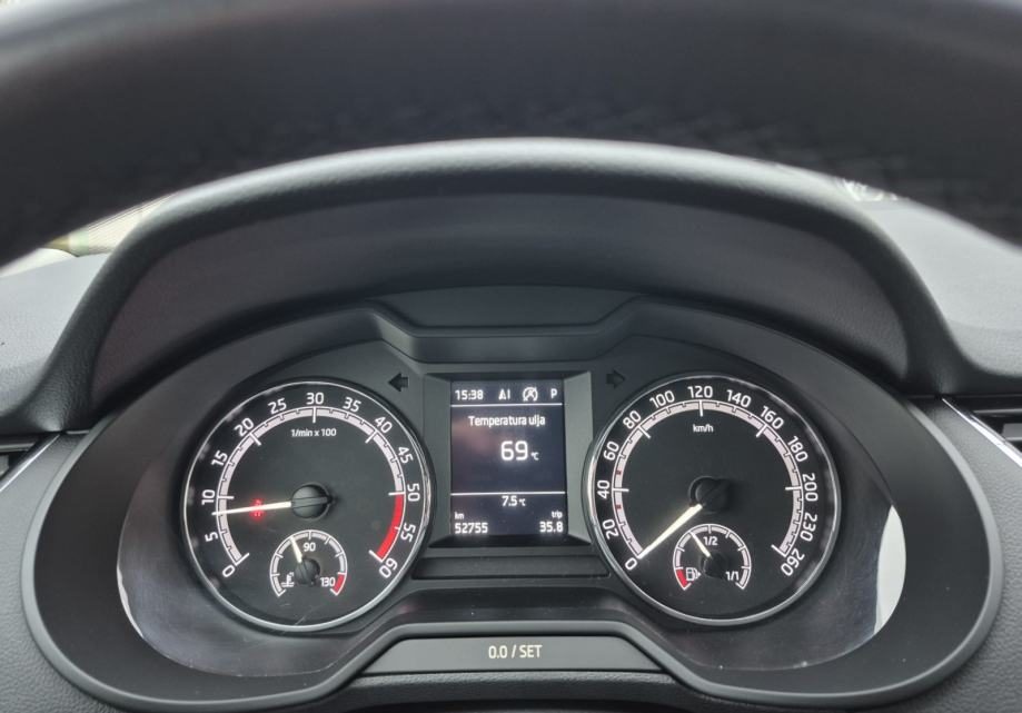 2020 Škoda Octavia Combi — fotografija 15