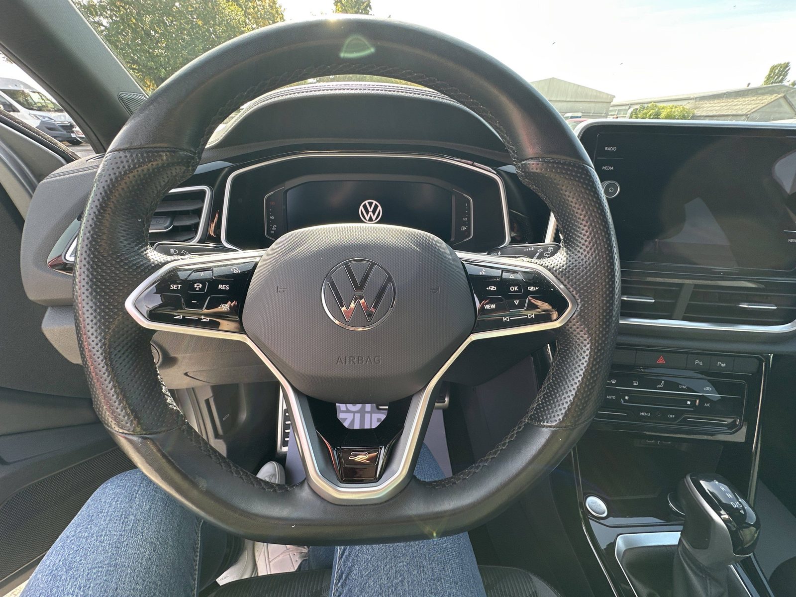 2023 Volkswagen T-Roc — fotografija 28
