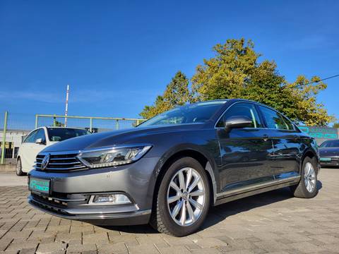 2017 Volkswagen Passat — sličica 2