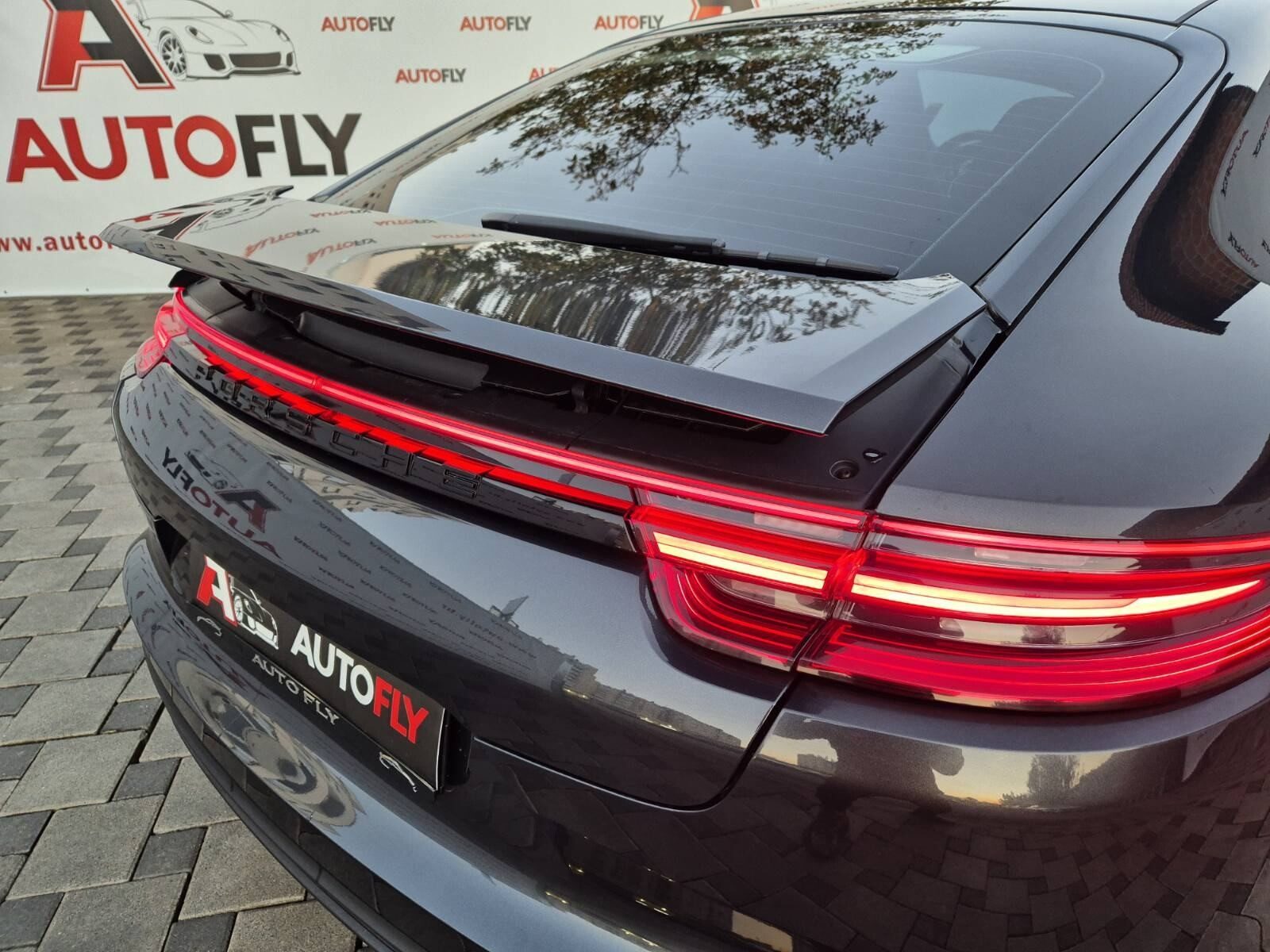 2017 Porsche Panamera — fotografija 26