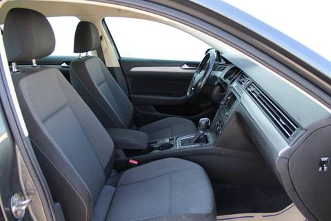 2016 Volkswagen Passat — sličica 11