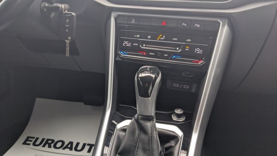 2022 Volkswagen T-Roc — fotografija 18