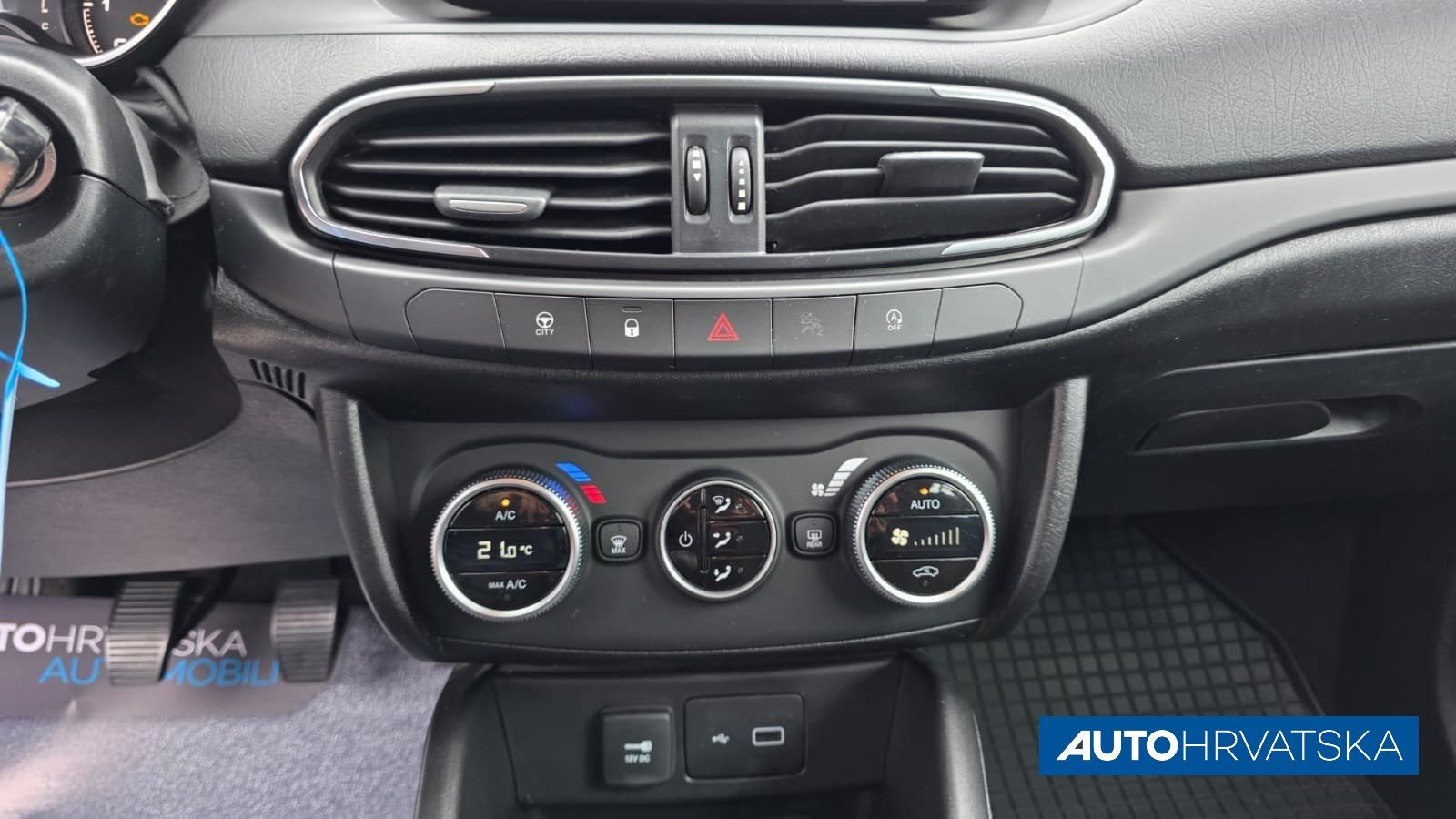 2022 Fiat Tipo — fotografija 14