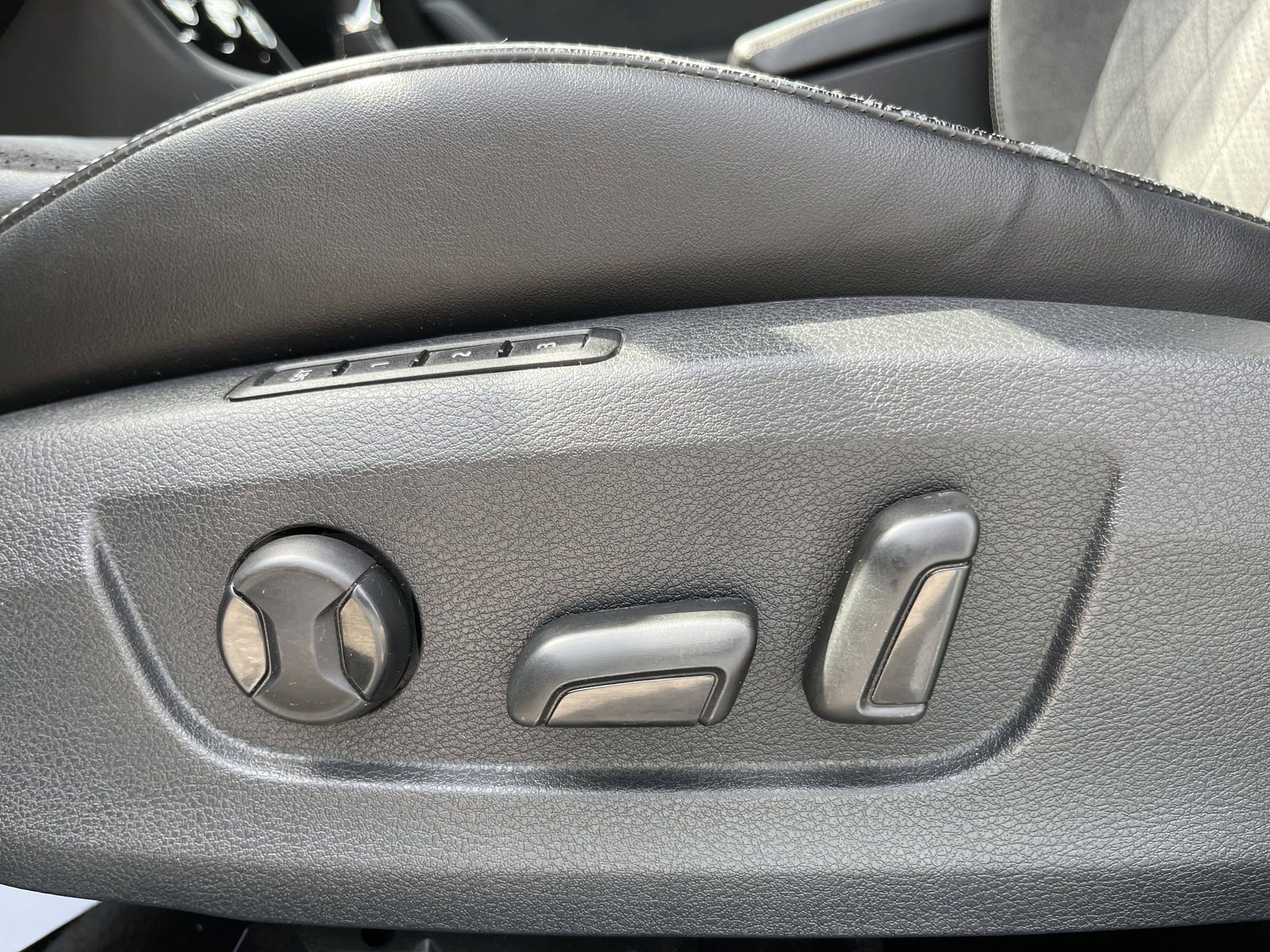 2020 Škoda Superb — fotografija 27