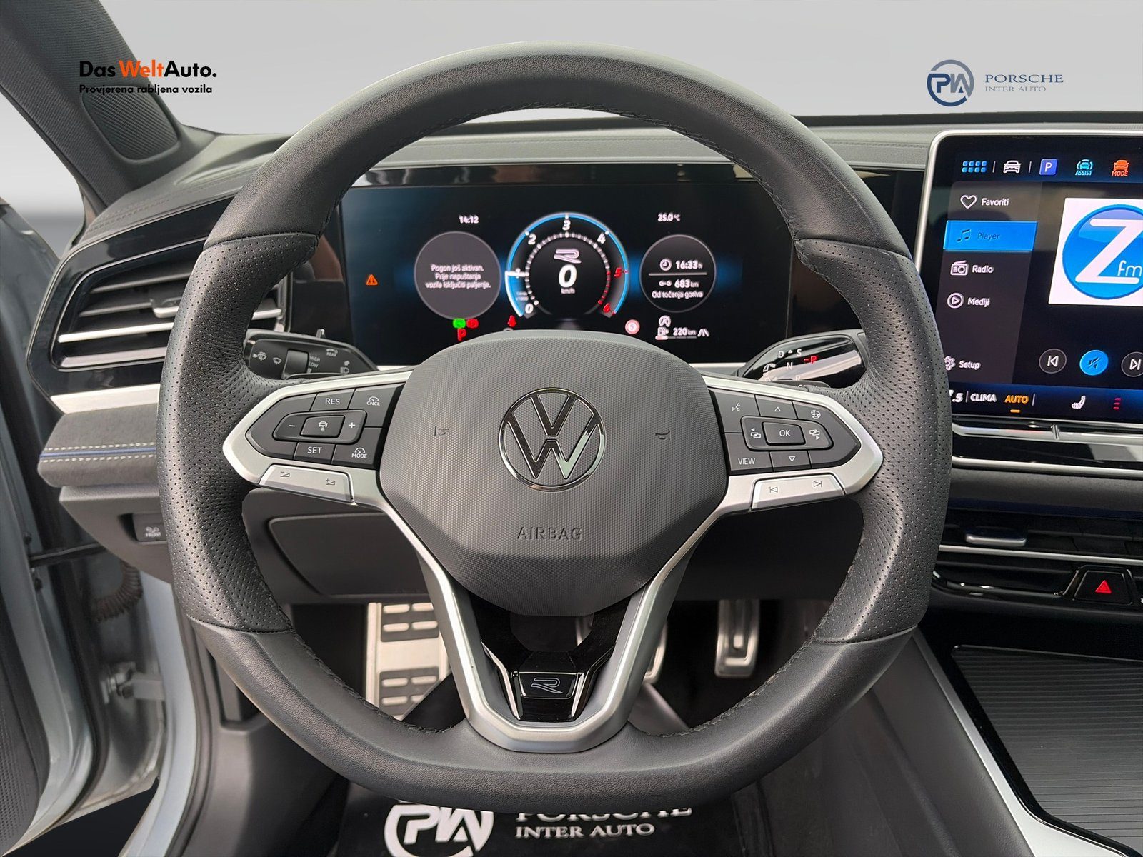 2025 Volkswagen Passat R-Line — fotografija 14