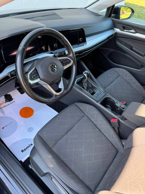 2022 Volkswagen Golf — sličica 9