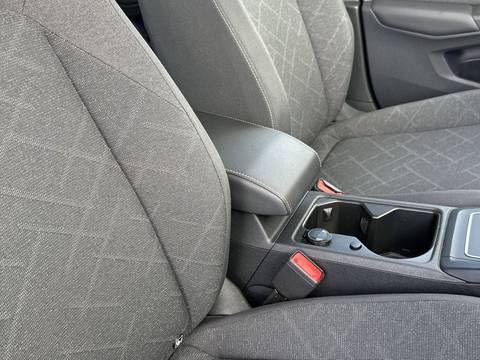 2023 Volkswagen Golf — sličica 24