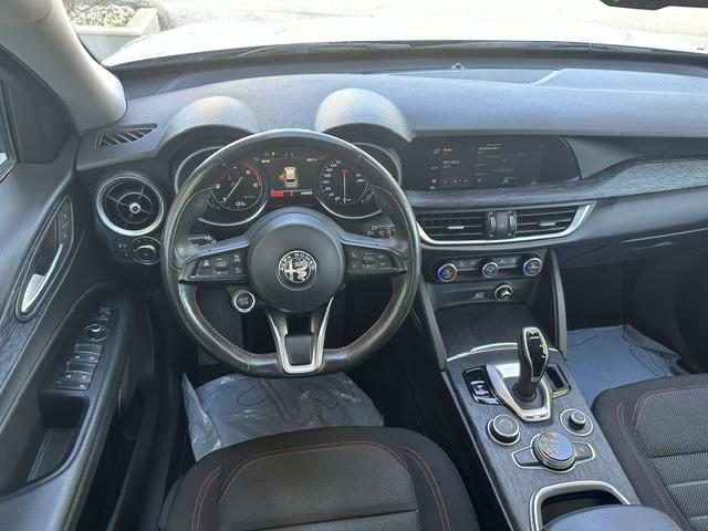 2021 Alfa Romeo Stelvio — fotografija 18
