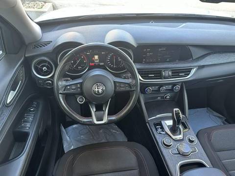 2021 Alfa Romeo Stelvio — sličica 18