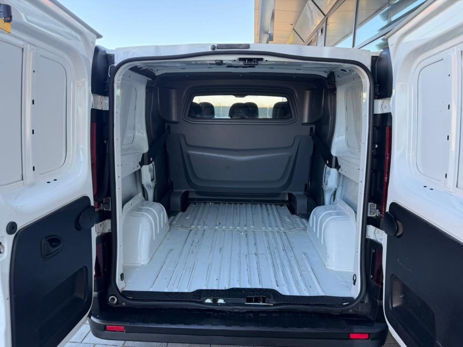2019 Opel Vivaro — fotografija 24
