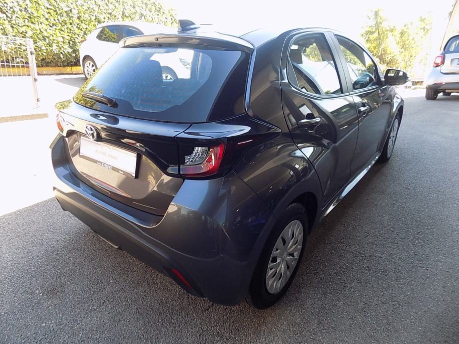 2022 Toyota Yaris — fotografija 6