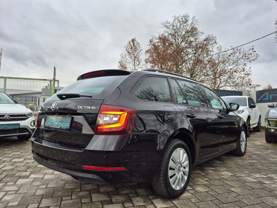 2020 Škoda Octavia Combi — fotografija 5