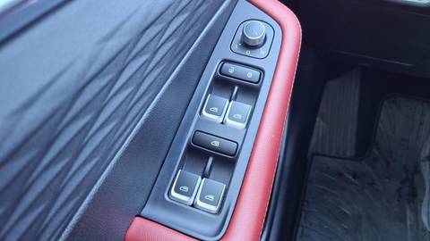 2025 Geely Coolray — sličica 17