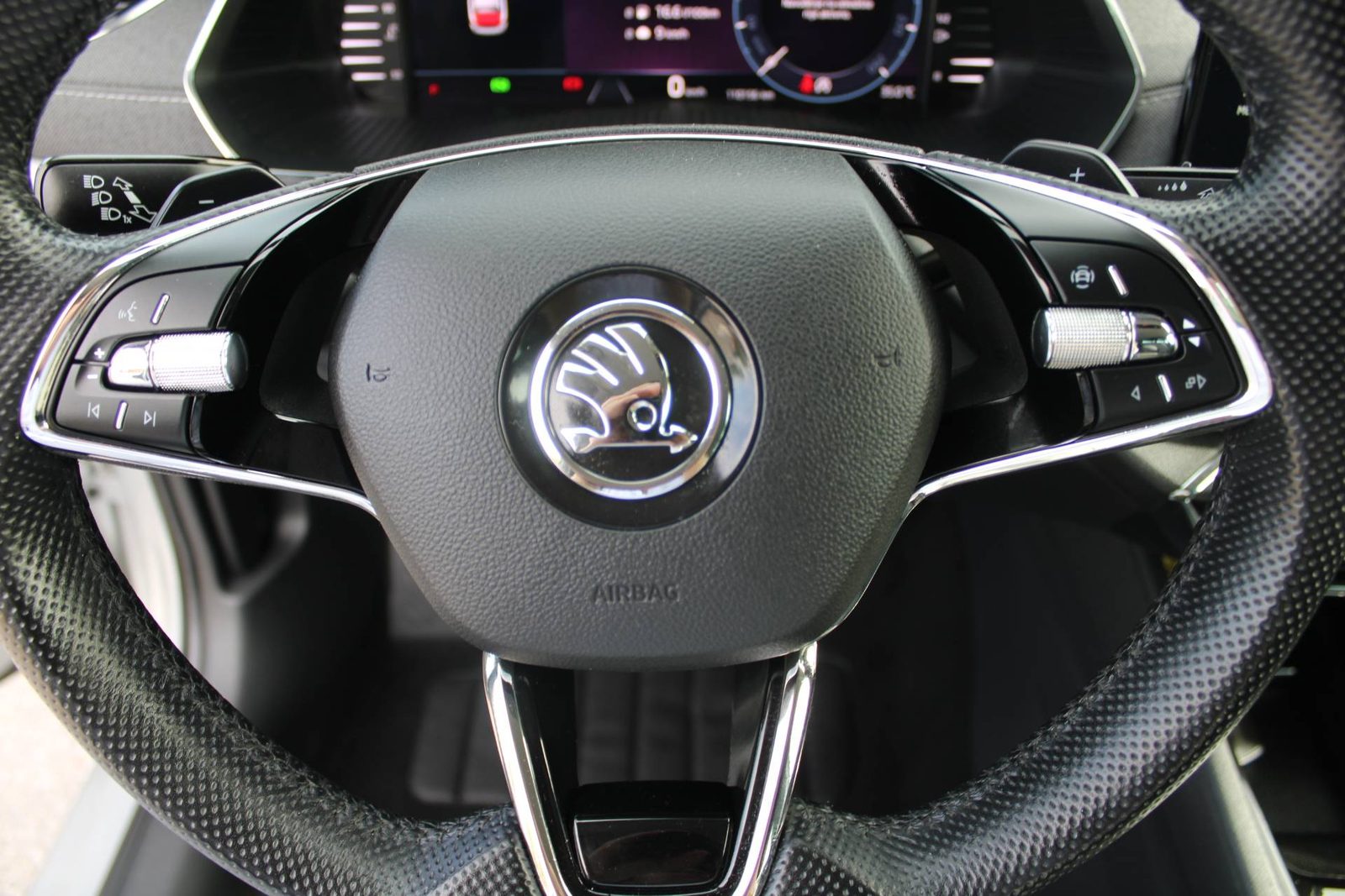 2023 Škoda Octavia Combi — fotografija 13
