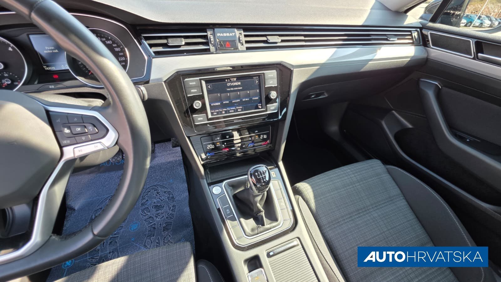2022 Volkswagen Passat — fotografija 12