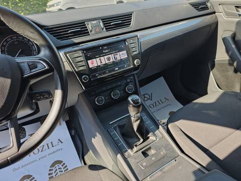 2016 Škoda Superb — sličica 13