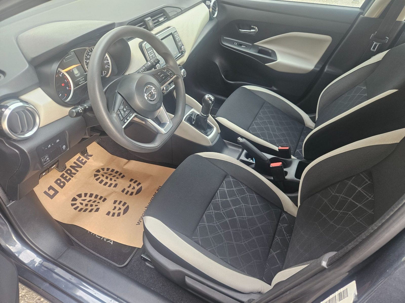2018 Nissan Micra — fotografija 17
