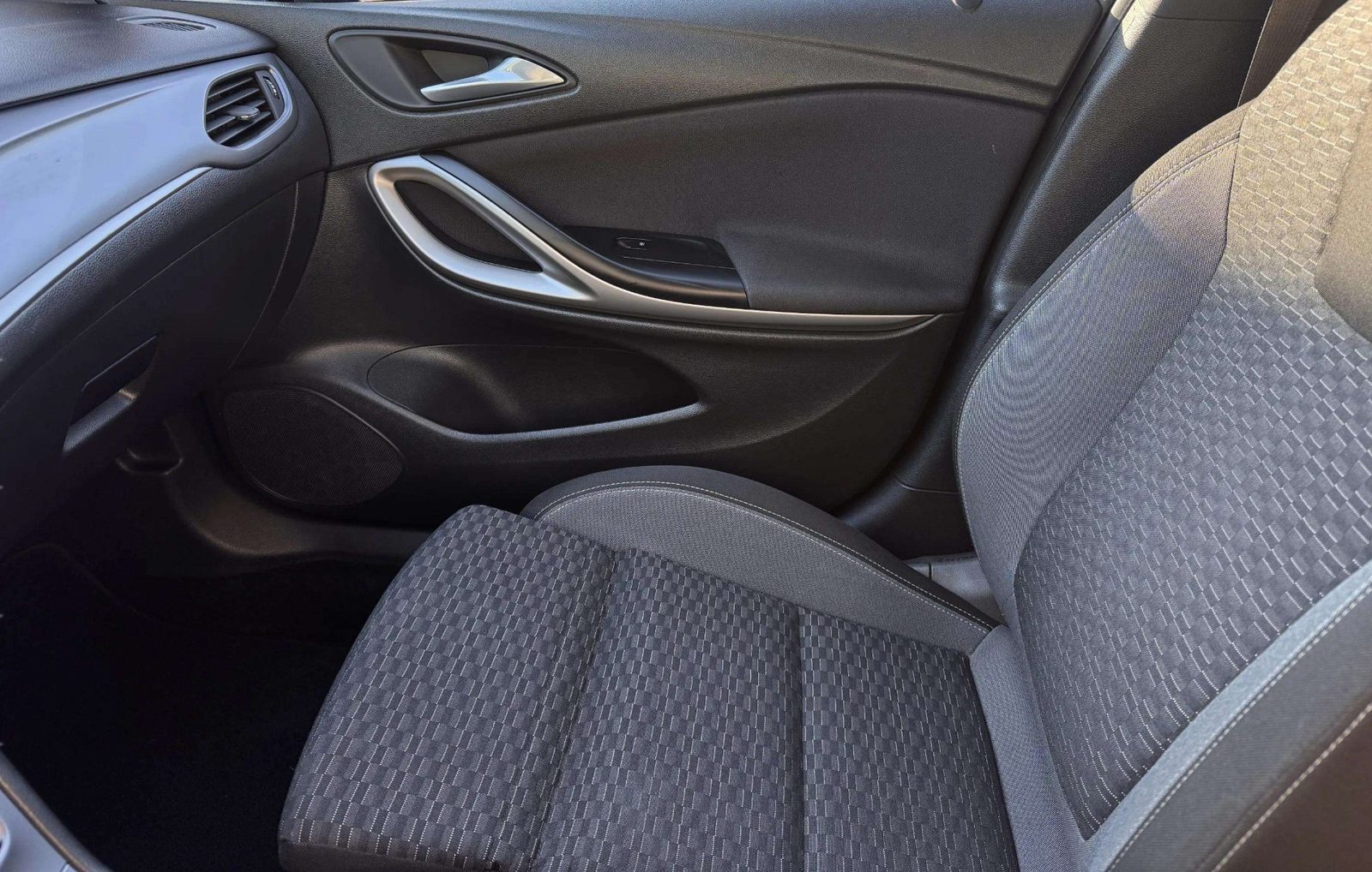 2020 Opel Astra — fotografija 12