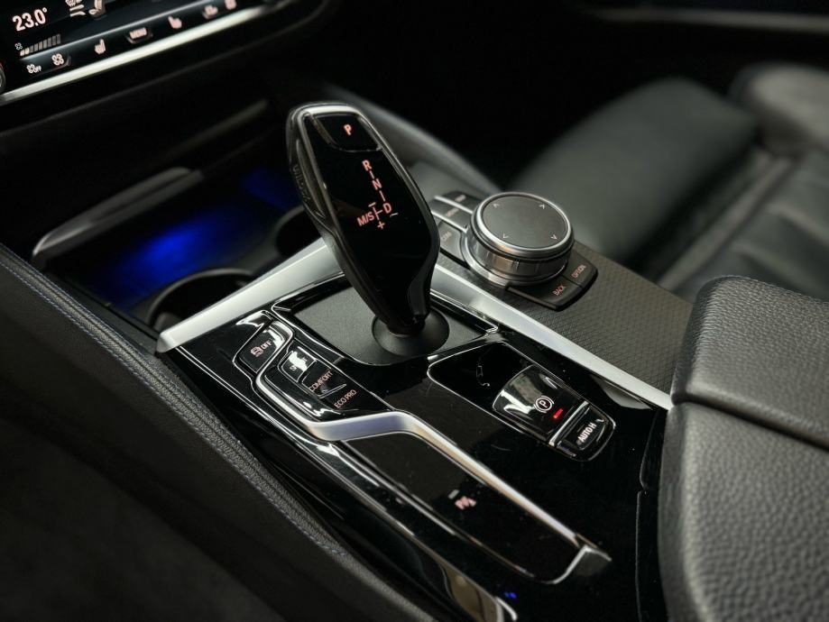 2021 BMW Serija 5 — fotografija 11