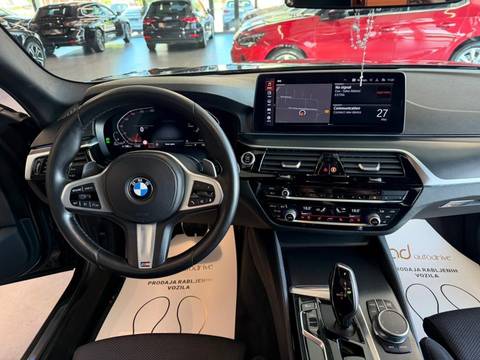 2020 BMW Serija 5 — sličica 14