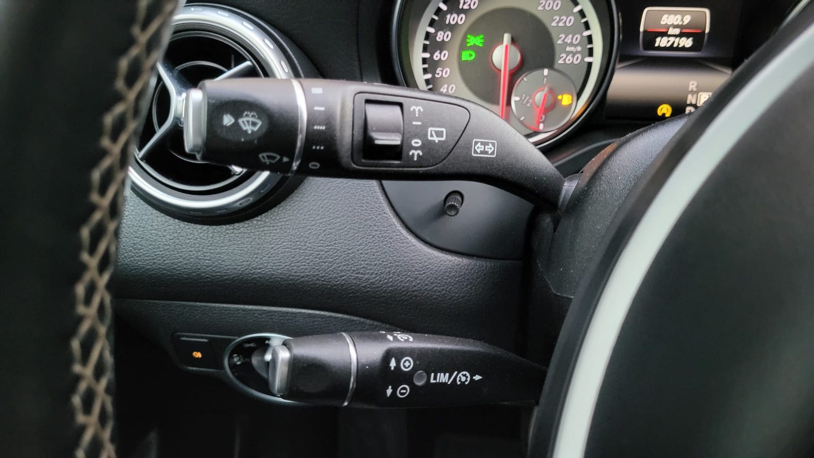 2015 Mercedes-Benz GLA — fotografija 11