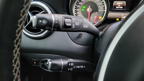 2015 Mercedes-Benz GLA — sličica 11