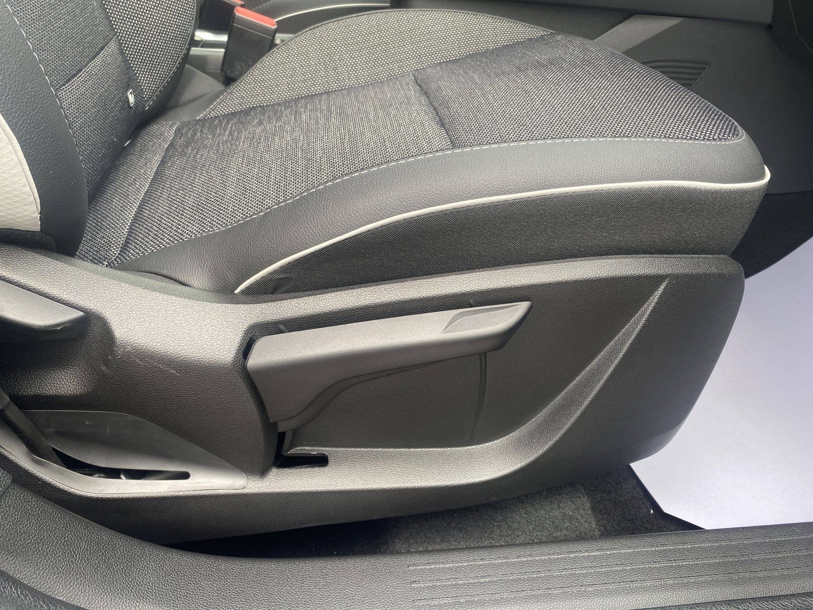 2024 Renault Captur — fotografija 21