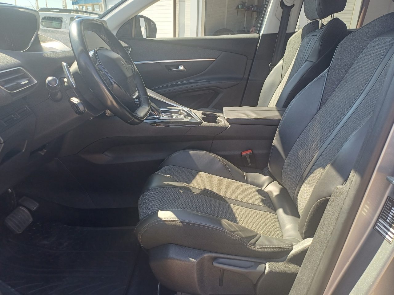2017 Peugeot 5008 — fotografija 11