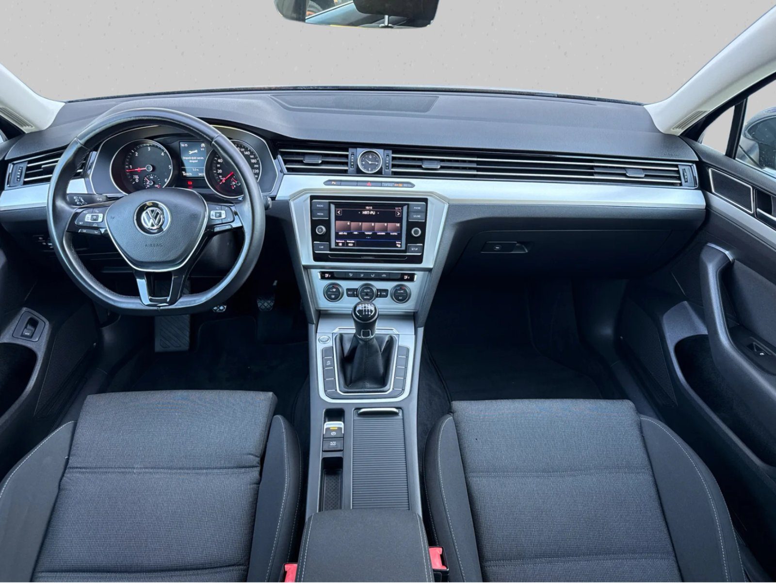 2017 Volkswagen Passat — fotografija 9
