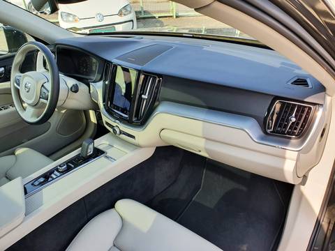 2021 Volvo XC60 — sličica 14