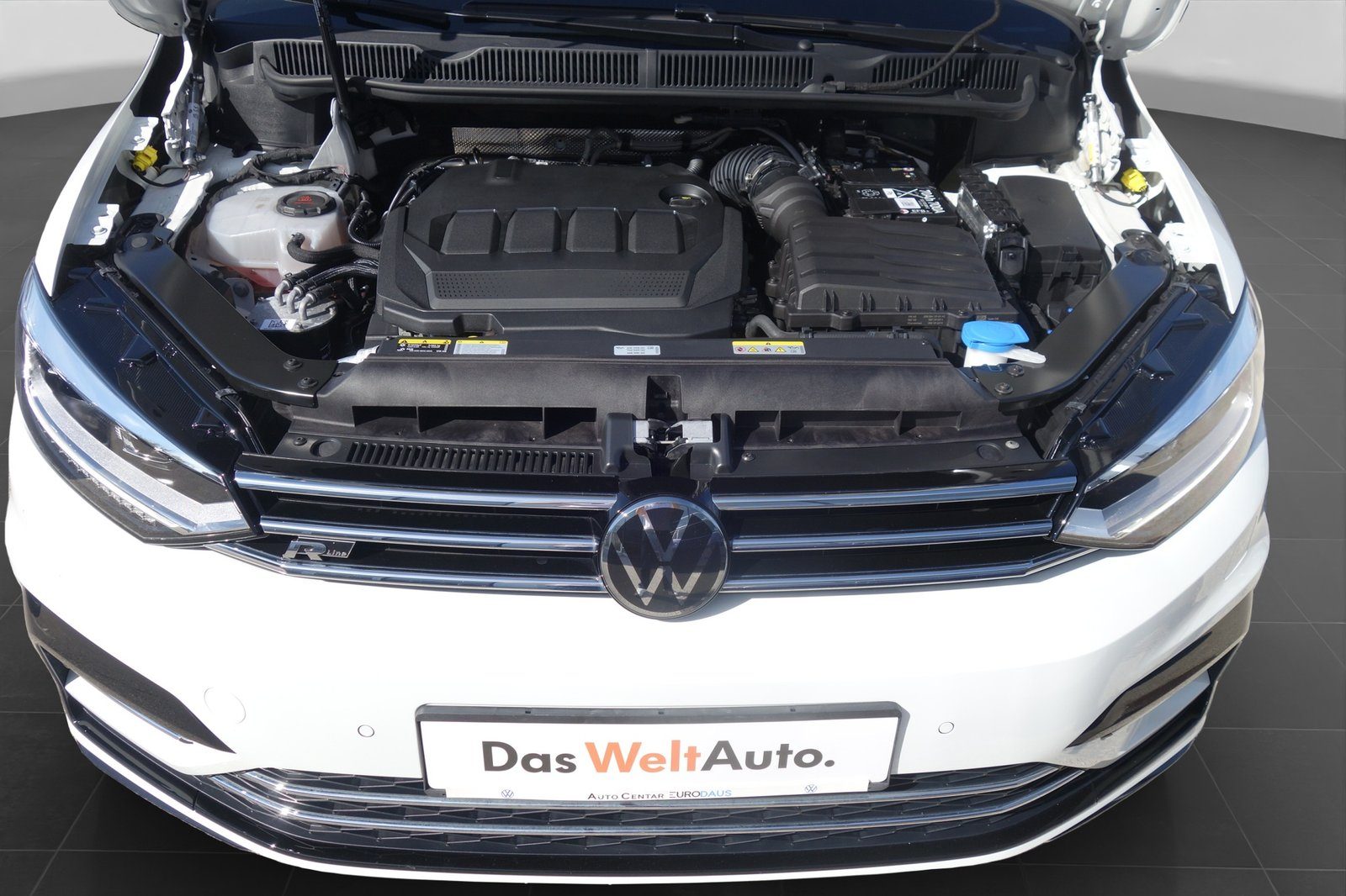 2025 Volkswagen Touran R-Line — fotografija 18