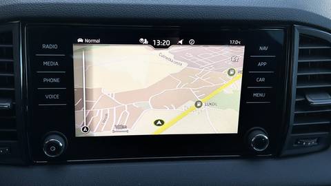 2021 Škoda Karoq — sličica 10